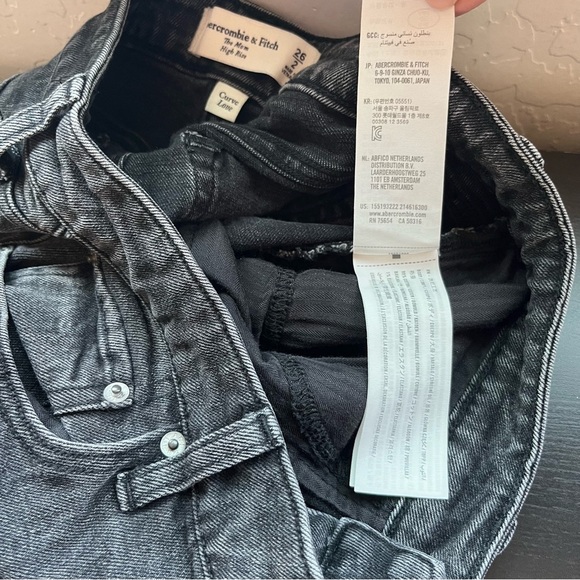 Abercrombie & Fitch Curve Love The Mom High Rise Jeans Size 26 - Picture 5 of 8